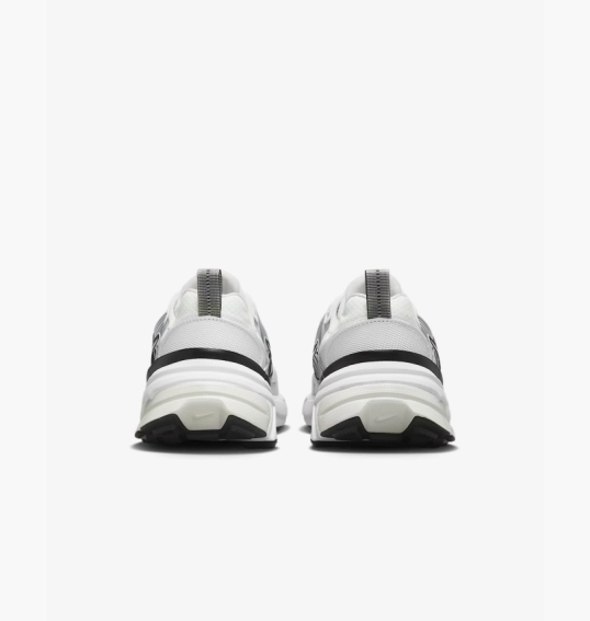 Кроссовки женские Nike V2K Run White HF5342-100 фото 8 — интернет-магазин Tapok