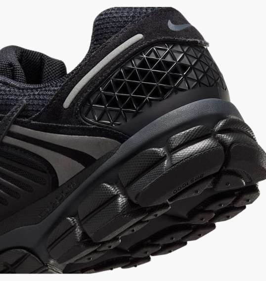 Кроссовки мужские Nike Zoom Vomero 5 Black HF1553-001 фото 11 — интернет-магазин Tapok