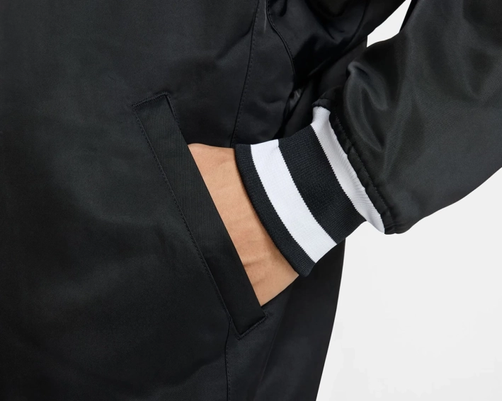 Куртка M NIKE AIR VARSITY JKT HJ0301-010 фото 5 — интернет-магазин Tapok