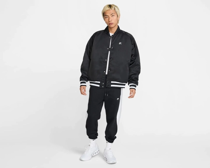Куртка M NIKE AIR VARSITY JKT HJ0301-010 фото 7 — интернет-магазин Tapok
