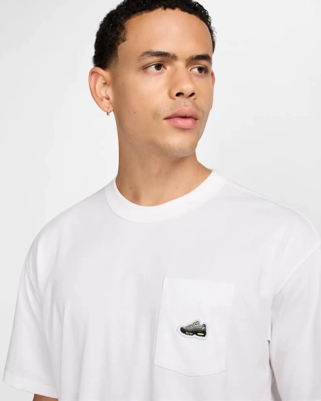 Футболка Nike TEE M90 Sneaker Patch PKT HJ0574-100 фото 3 — интернет-магазин Tapok