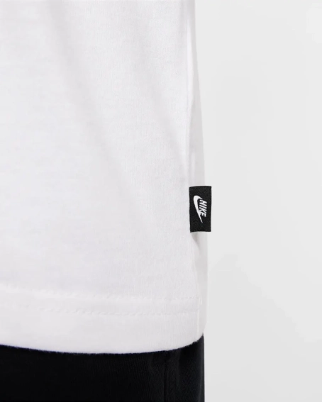 Футболка Nike TEE M90 Sneaker Patch PKT HJ0574-100 фото 5 — интернет-магазин Tapok