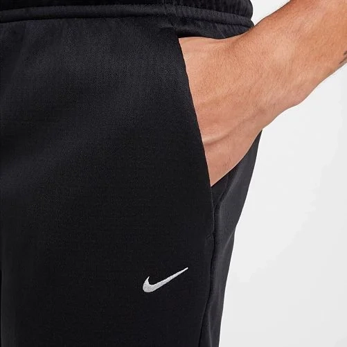 Брюки Nike M TF RPL THRMA SPHR WNT JGR FZ1109-010 фото 3 — интернет-магазин Tapok