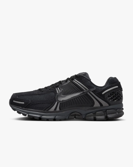 Кроссовки Nike Zoom Vomero 5 (HF1553-001) фото 1 — интернет-магазин Tapok