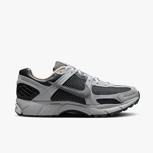 Кросівки чоловічі Nike Zoom Vomero 5 Black/White HV5982-001 41 HV5982-001 фото 3 — інтернет-магазин Tapok
