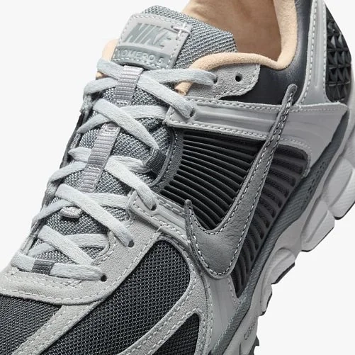 Кросівки чоловічі Nike Zoom Vomero 5 Black/White HV5982-001 41 HV5982-001 фото 7 — інтернет-магазин Tapok
