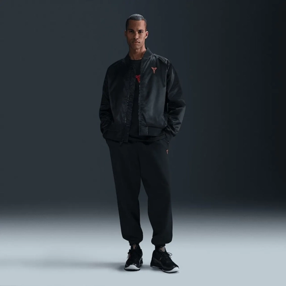 Куртка Nike x Kobe Year Of Mamba Therma-FIT Insulated Jacket HQ4695-010 фото 4 — интернет-магазин Tapok