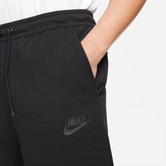 Шорты Nike Tech Fleece Black DD5301-010 фото 3 — интернет-магазин Tapok