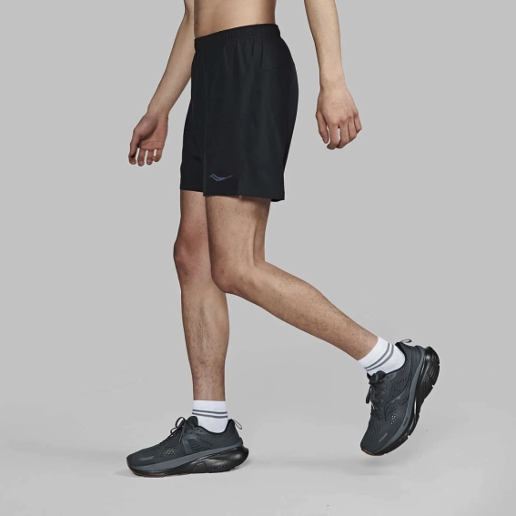Шорти Saucony OUTPACE 5" SHORT SAM800410-BK фото 3 — інтернет-магазин Tapok