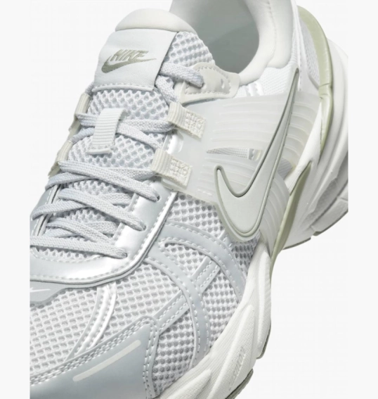 Кроссовки женские Nike V2K Run Shoes White FD0736-006 фото 9 — интернет-магазин Tapok