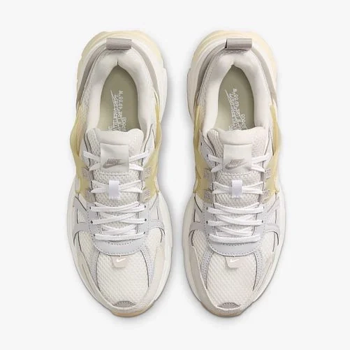 Кросівки Nike V2K Run Phantom LIght Khaki (W) HV4314-030 фото 3 — інтернет-магазин Tapok