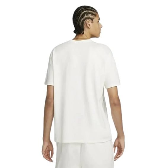 Футболка Nike M NSW PREM ESSNTL SUST TEE DO7392-133 фото 2 — интернет-магазин Tapok