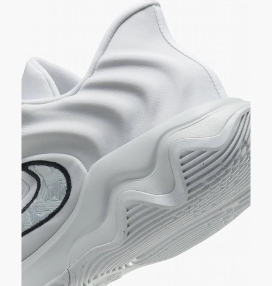 Кроссовки унисекс Nike Giannis Immortality 4 Basketball Shoes White FQ3680-100 фото 9 — интернет-магазин Tapok