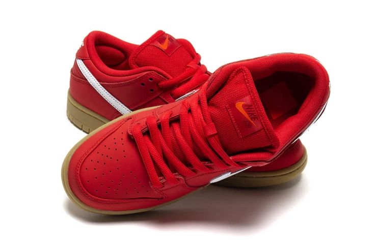 Кросівки унісекс Nike Dunk Low Sb Red FJ1674-600 фото 6 — інтернет-магазин Tapok