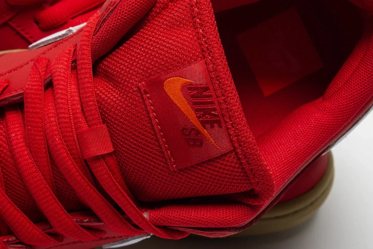 Кросівки унісекс Nike Dunk Low Sb Red FJ1674-600 фото 7 — інтернет-магазин Tapok