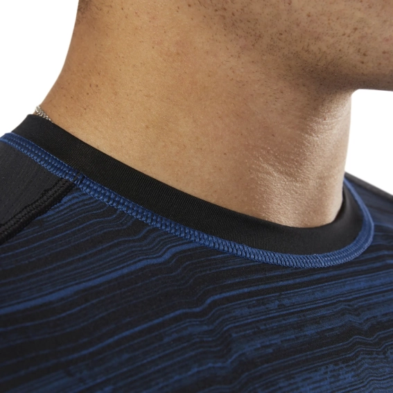 Футболка Reebok AC Comp Tee D93795 фото 8 — интернет-магазин Tapok