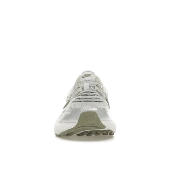 Кроссовки женские Nike V2k Run (FD0736-006) фото 3 — интернет-магазин Tapok