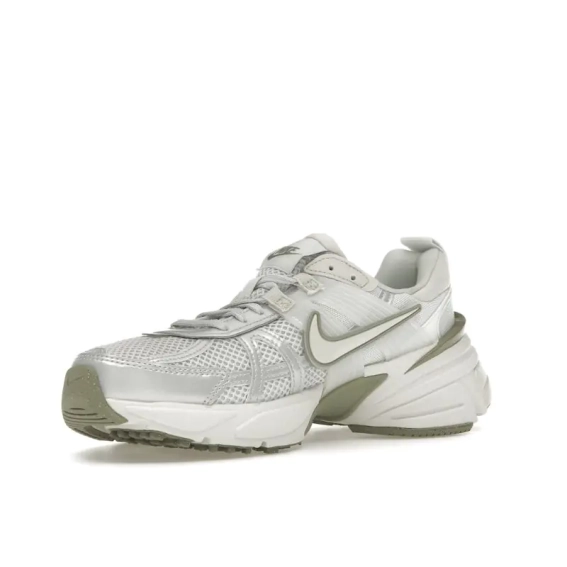 Кроссовки женские Nike V2k Run (FD0736-006) фото 4 — интернет-магазин Tapok