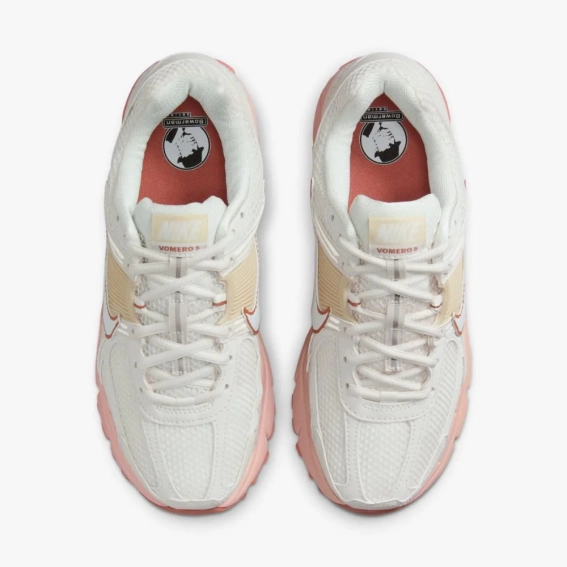 Кроссовки женские Nike Wmns Zoom Vomero 5 (FJ2028-002) фото 3 — интернет-магазин Tapok