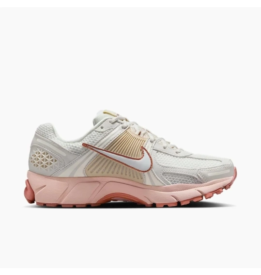 Кроссовки женские Nike Wmns Zoom Vomero 5 (FJ2028-002) фото 9 — интернет-магазин Tapok