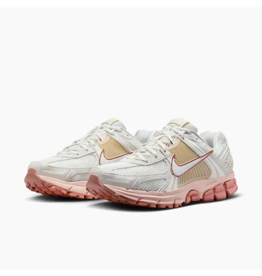 Кроссовки женские Nike Wmns Zoom Vomero 5 (FJ2028-002) фото 11 — интернет-магазин Tapok