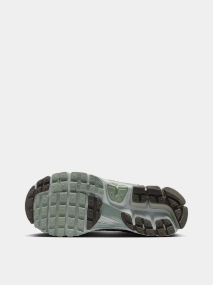 Кросівки жіночі Nike Zoom Vomero 5 (FJ2028-103) фото 5 — інтернет-магазин Tapok
