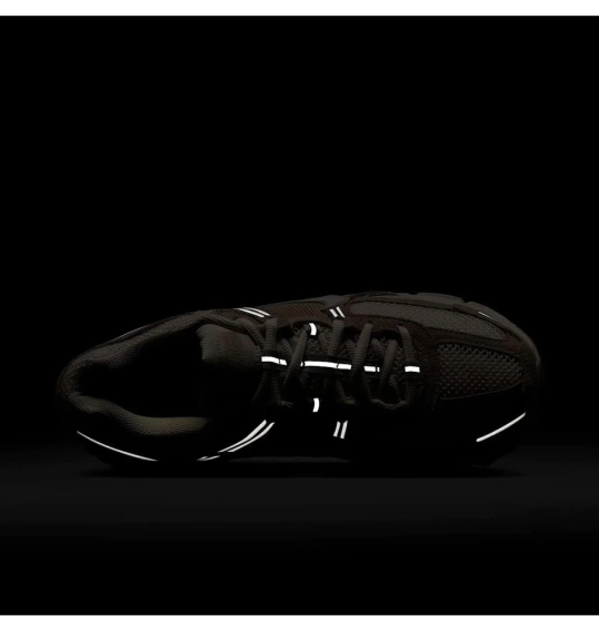 Кроссовки женские Nike Zoom Vomero 5 (HQ0458-200) фото 7 — интернет-магазин Tapok