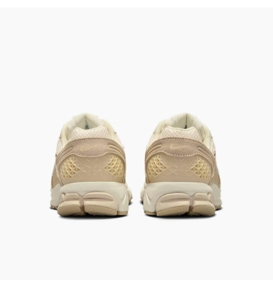 Кроссовки женские Nike Zoom Vomero 5 (HQ0458-200) фото 12 — интернет-магазин Tapok