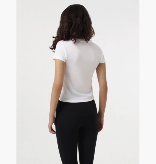 Футболка жіноча Nike W Nsw Nk Chll Knt Md Crp White FV5508-100 фото 4 — інтернет-магазин Tapok