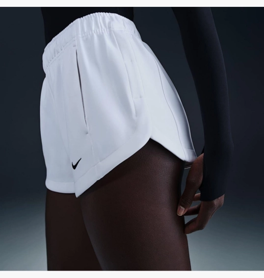 Шорты женские Nike Sportswear Windrunner Mid-Rise White HJ1406-100 фото 3 — интернет-магазин Tapok