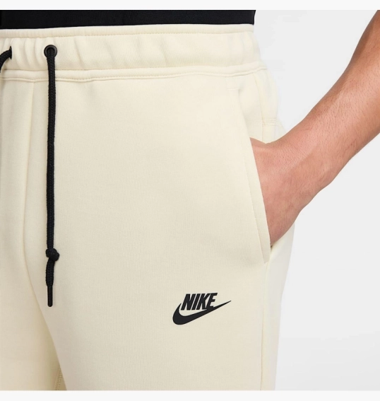 Шорти чоловічі Nike Sportswear Tech Fleece Beige FB8171-234 фото 5 — інтернет-магазин Tapok