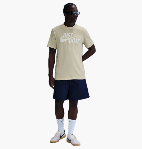 Футболка чоловіча Nike Sportswear Jdi Beige AR5006-229 фото 1 — інтернет-магазин Tapok