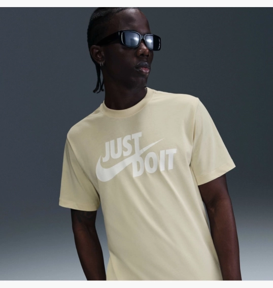 Футболка чоловіча Nike Sportswear Jdi Beige AR5006-229 фото 4 — інтернет-магазин Tapok