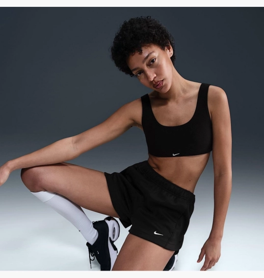 Шорти жіночі Nike Sportswear Windrunner Mid-Rise Black HJ1406-010 фото 5 — інтернет-магазин Tapok