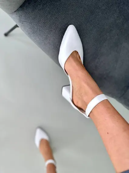 Белые кожаные босоножки каблук 6 см фото 7 — интернет-магазин Tapok