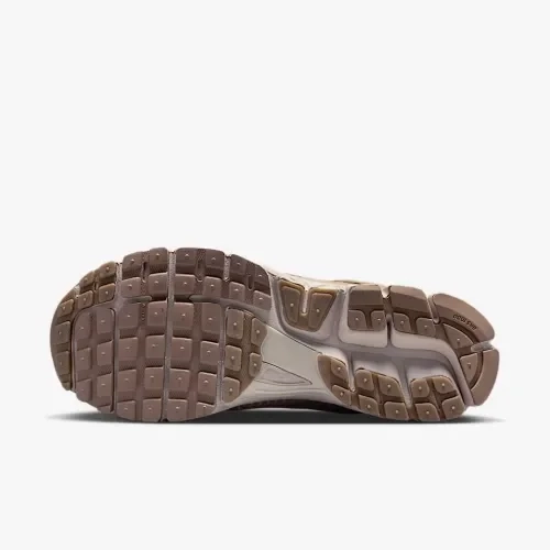 Кроссовки Nike ZOOM VOMERO 5 HV2529-200 фото 2 — интернет-магазин Tapok