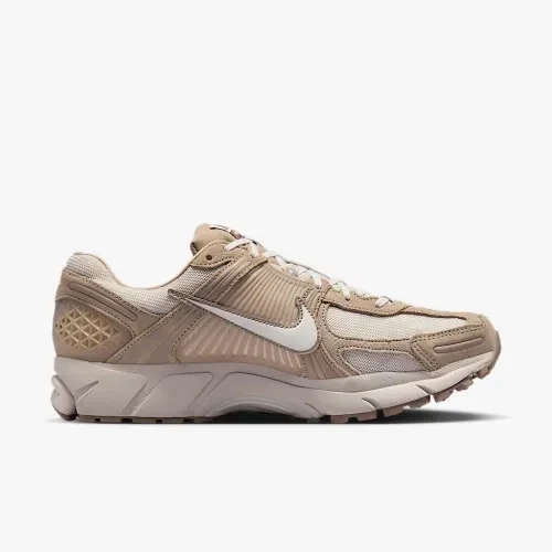 Кроссовки Nike ZOOM VOMERO 5 HV2529-200 фото 3 — интернет-магазин Tapok