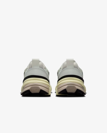 Кроссовки мужские Nike V2K Run Metallic/Beige HJ4497-100 45 HJ4497-100 фото 6 — интернет-магазин Tapok