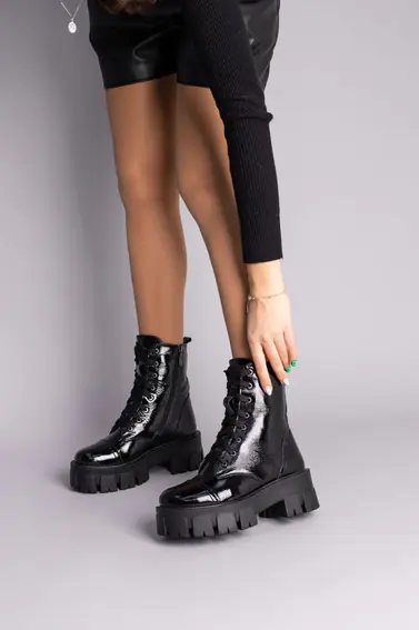 Ботинки женские кожа наплак черные на шнурках зимние фото 2 — интернет-магазин Tapok