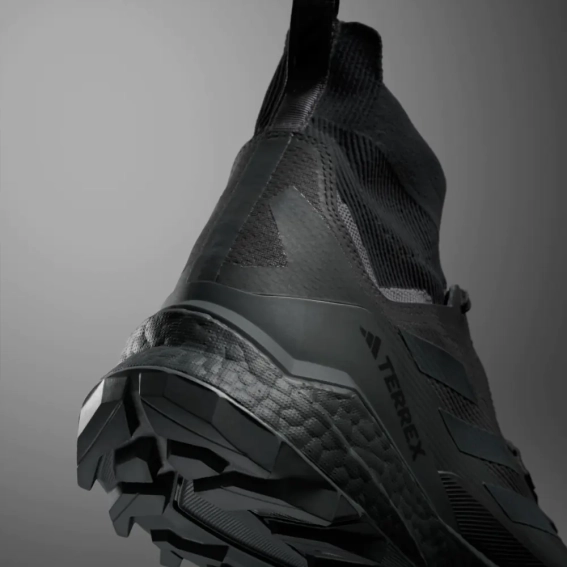 Кросівки чоловічі Adidas Terrex Free Hiker 2.0  IE7645 43 IE7645 фото 2 — інтернет-магазин Tapok