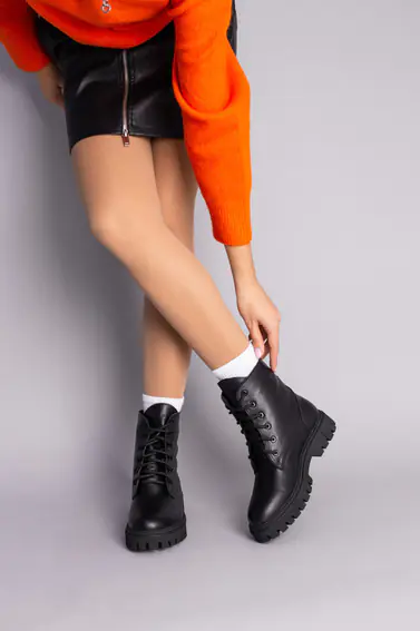 Черевики жіночі шкіряні чорного кольору на шнурках, демісезонні фото 4 — інтернет-магазин Tapok