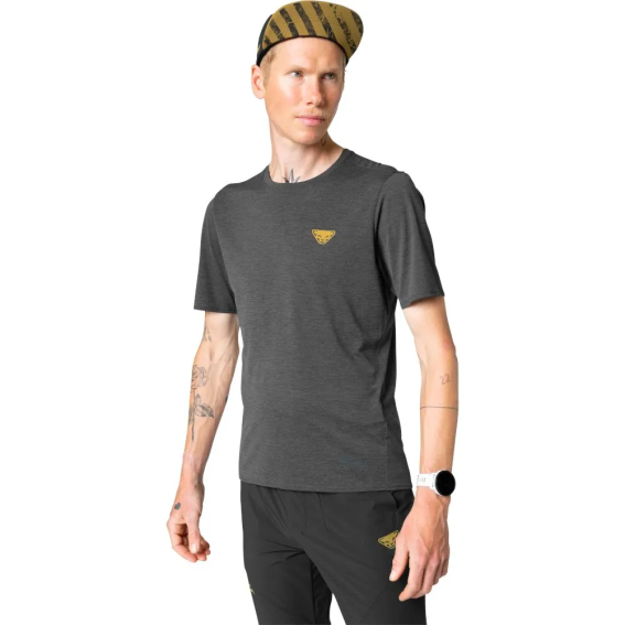 Футболка Dynafit Trail T-Shirt Mns 016.002.2770 фото 1 — интернет-магазин Tapok