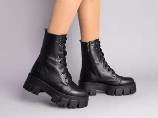 Ботинки женские кожаные черные на шнурках зимние