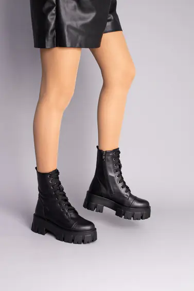 Ботинки женские кожаные черные на шнурках зимние фото 2 — интернет-магазин Tapok