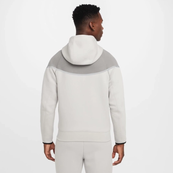Костюм Nike Tech Fleece Reflective (серый) HQ3746-014_HQ3747-014 фото 5 — интернет-магазин Tapok