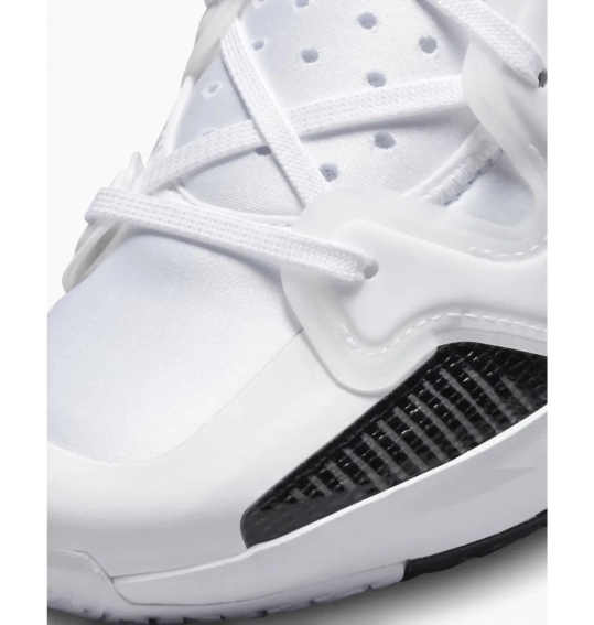 Кроссовки мужские Nike Air Jordan 37 Low Sneakers (DQ4122-100) фото 9 — интернет-магазин Tapok