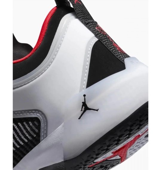 Кроссовки мужские Nike Air Jordan 37 Low Sneakers (DQ4122-100) фото 10 — интернет-магазин Tapok