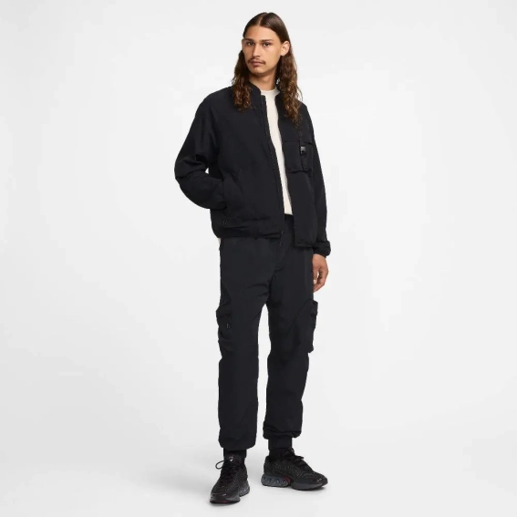 Ветровка Nike Tech Pack (черная) FZ0750-010 фото 3 — интернет-магазин Tapok