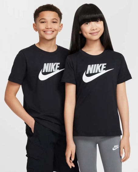 Футболка підліткова K NSW TEE FUTURA HBR FZ5178-010 Nike L Чорний FZ5178-010 фото 1 — інтернет-магазин Tapok