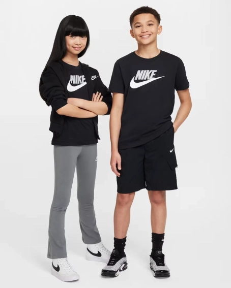 Футболка підліткова K NSW TEE FUTURA HBR FZ5178-010 Nike L Чорний FZ5178-010 фото 4 — інтернет-магазин Tapok